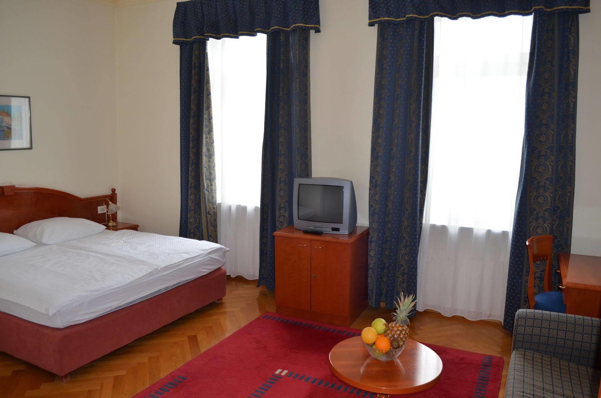 Hotel Galeb Opatija Dış mekan fotoğraf